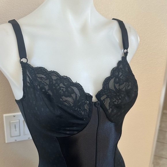 Valentino Intimo black lace vintage shape wear - Picture 2 of 6